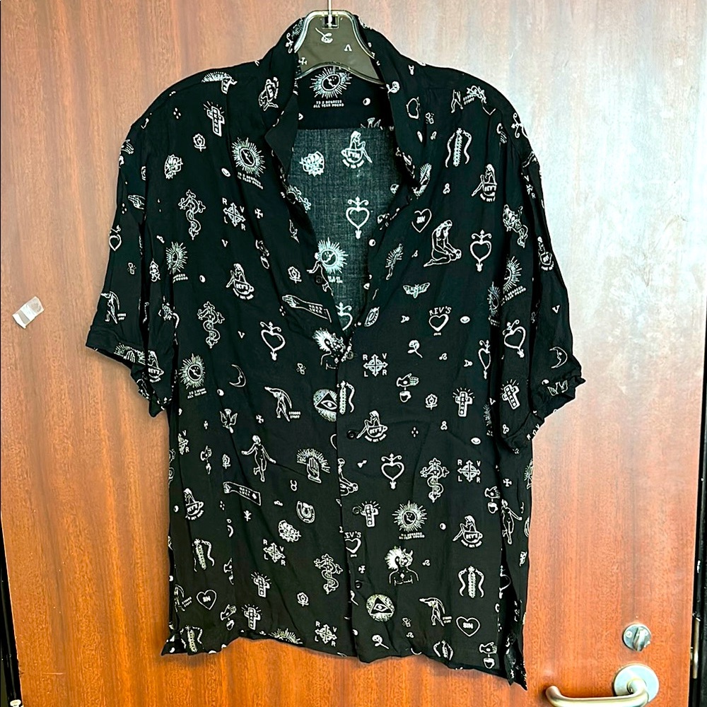 Black Patterned Men's Shirt revolver 78.2 degrees